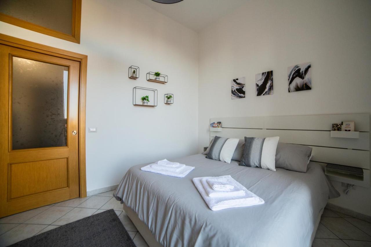 Bnb Al Centro E Meglio, Napoli Apartment ภายนอก รูปภาพ